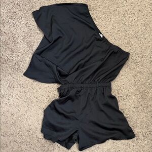 Women’s Black One-Shoulder Romper size medium